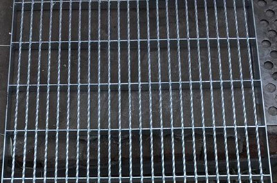 信鴿公棚地網(wǎng)，曬籠網(wǎng)片，漏糞板，賽鴿鴿舍專用地網(wǎng) ，熱鍍鋅地格柵板價格/廠家