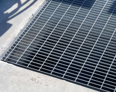 泵站前池格柵蓋板_泵房鋼格柵板??簡述 泵站前池格柵蓋板_泵房鋼格柵板??簡述