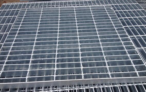 G255/30/100熱鍍鋅鋼格板廣泛用于造船，石化，化工廠